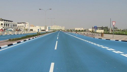 Infrastruktur Jalan Berwarna Biru di Qatar: Inovasi Cool Pavements Untuk Menurunkan Temperatur dan dan Manfaat dalam Mengurangi Efek Urban Heat Island dan Climate Change